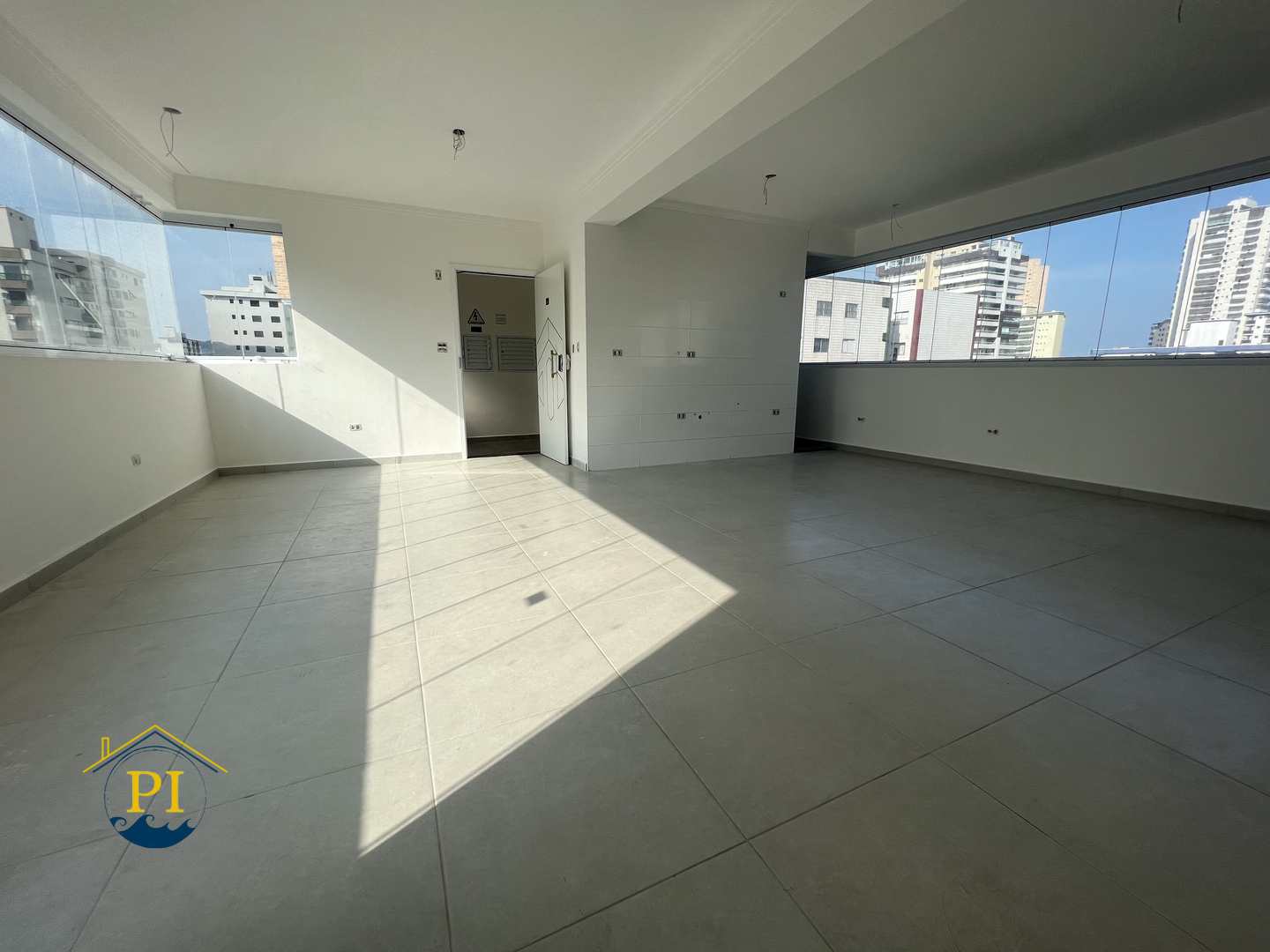 Apartamento à venda com 2 quartos, 94m² - Foto 1