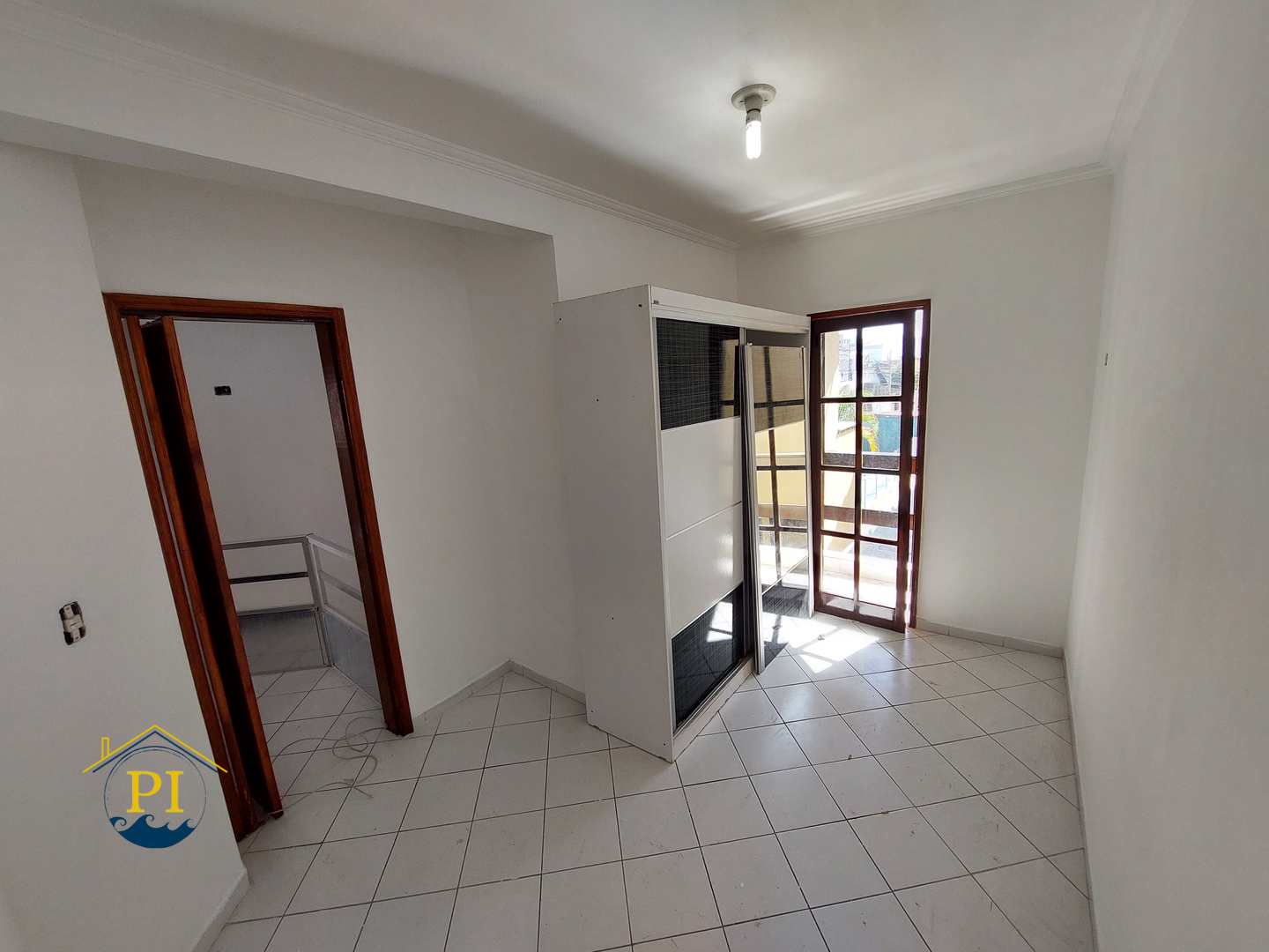 Casa à venda com 2 quartos, 70m² - Foto 5