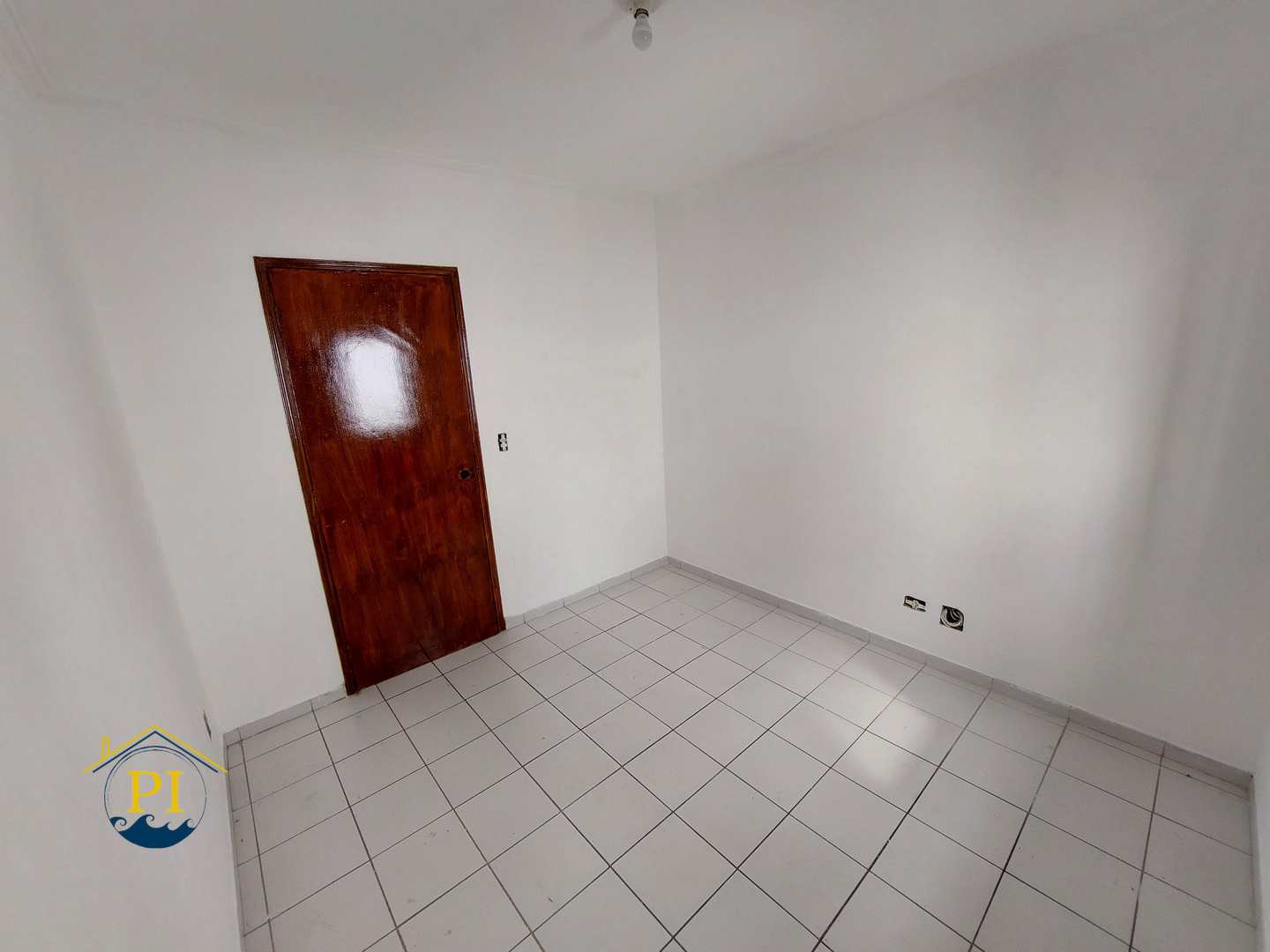 Casa à venda com 2 quartos, 70m² - Foto 9