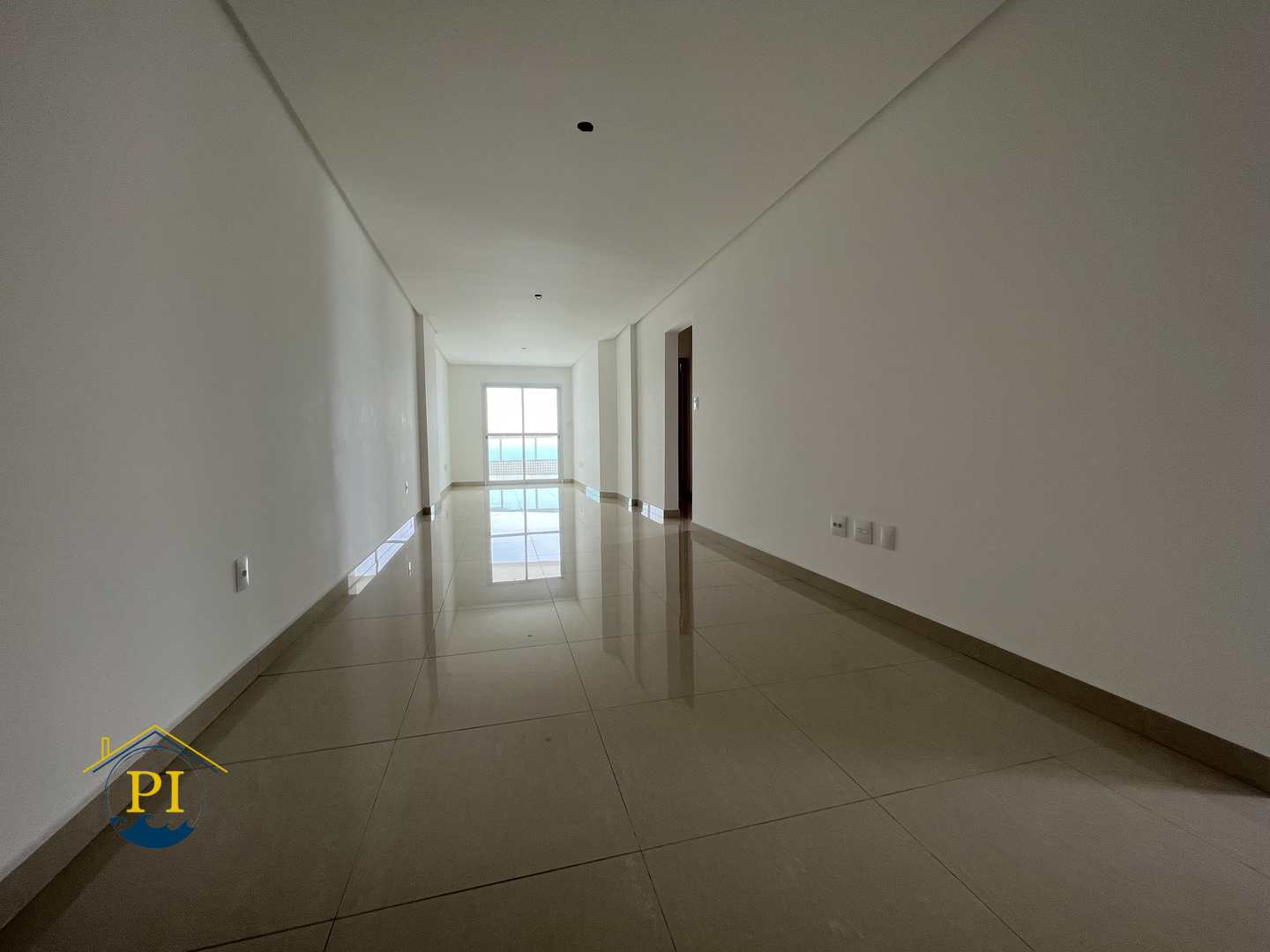 Apartamento à venda com 3 quartos, 123m² - Foto 2