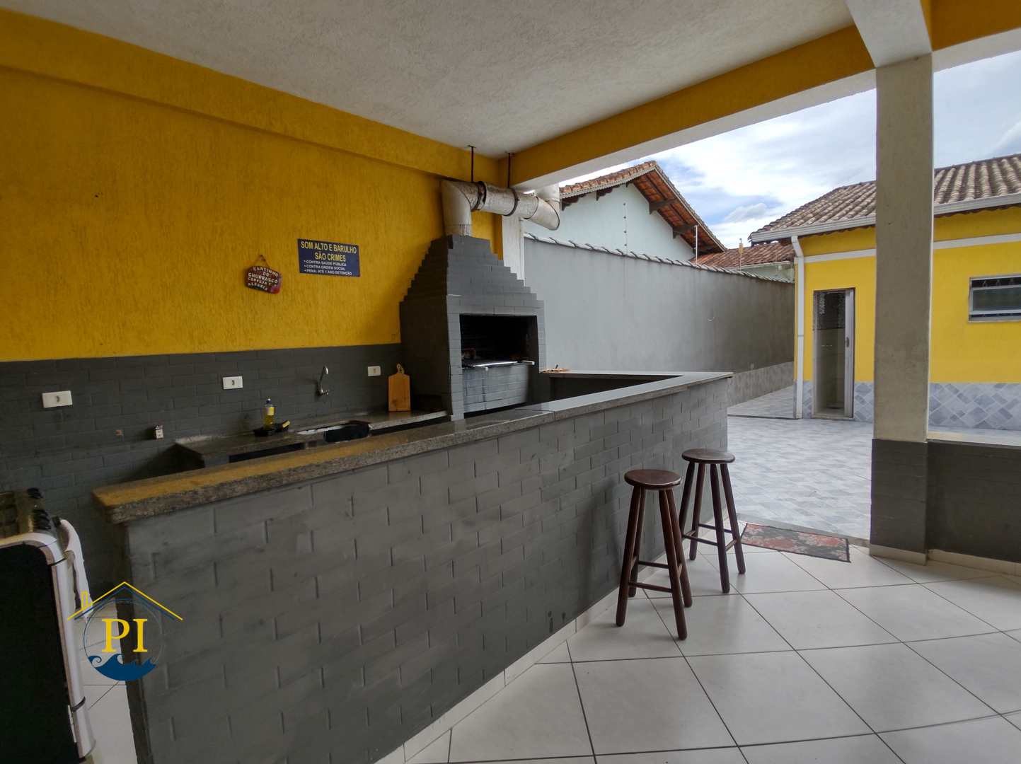 Casa à venda com 5 quartos, 255m² - Foto 2