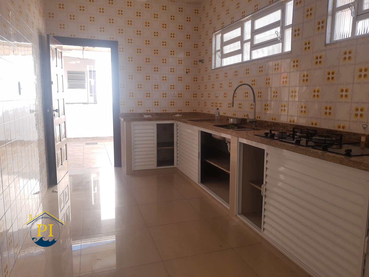 Casa à venda com 2 quartos, 90m² - Foto 16