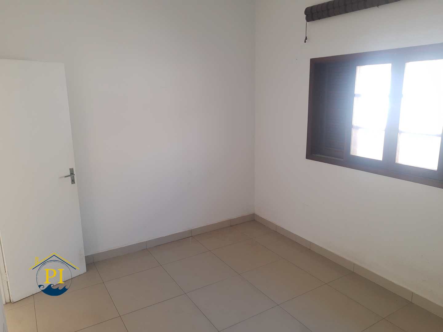 Casa à venda com 2 quartos, 90m² - Foto 12