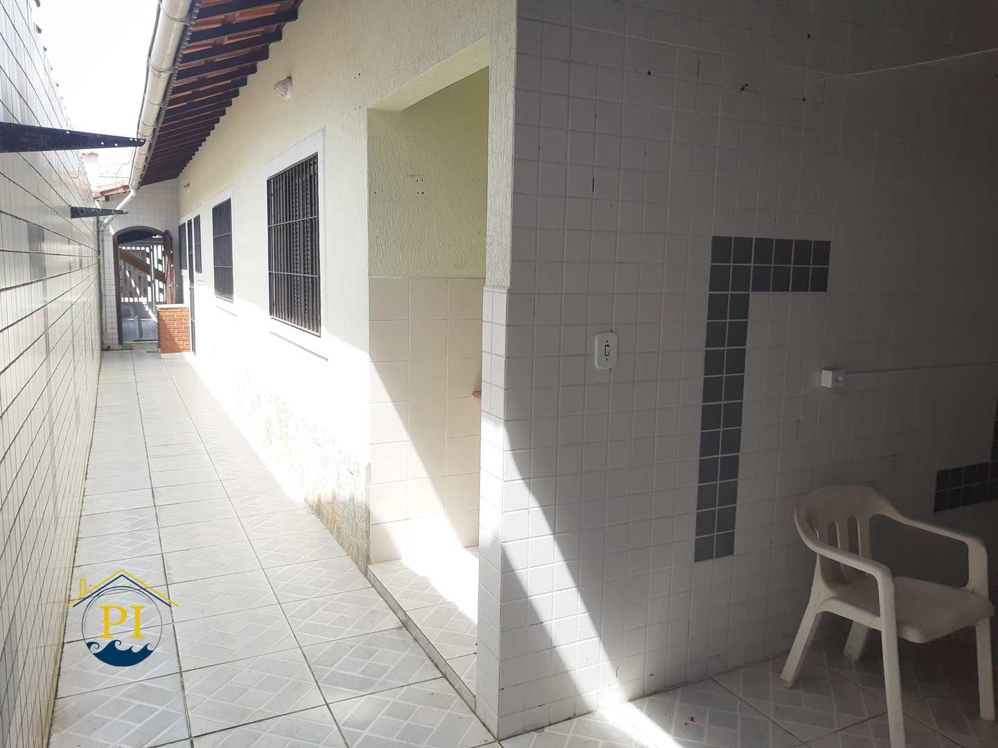 Casa à venda com 2 quartos, 70m² - Foto 8