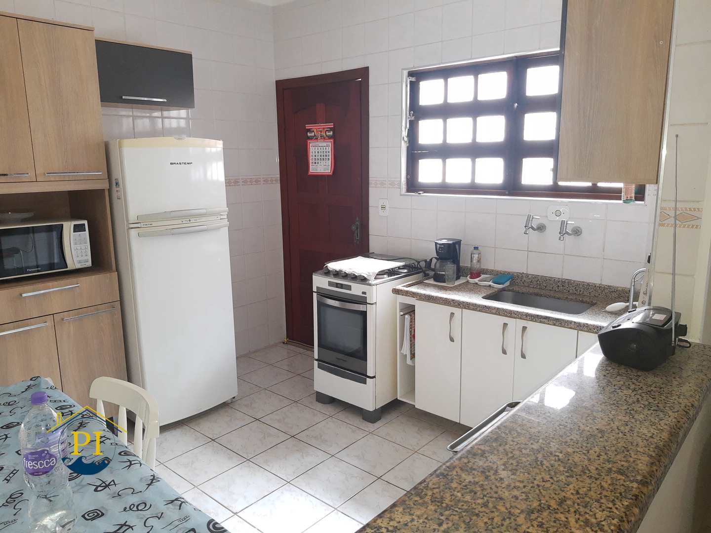 Casa à venda com 2 quartos, 70m² - Foto 14