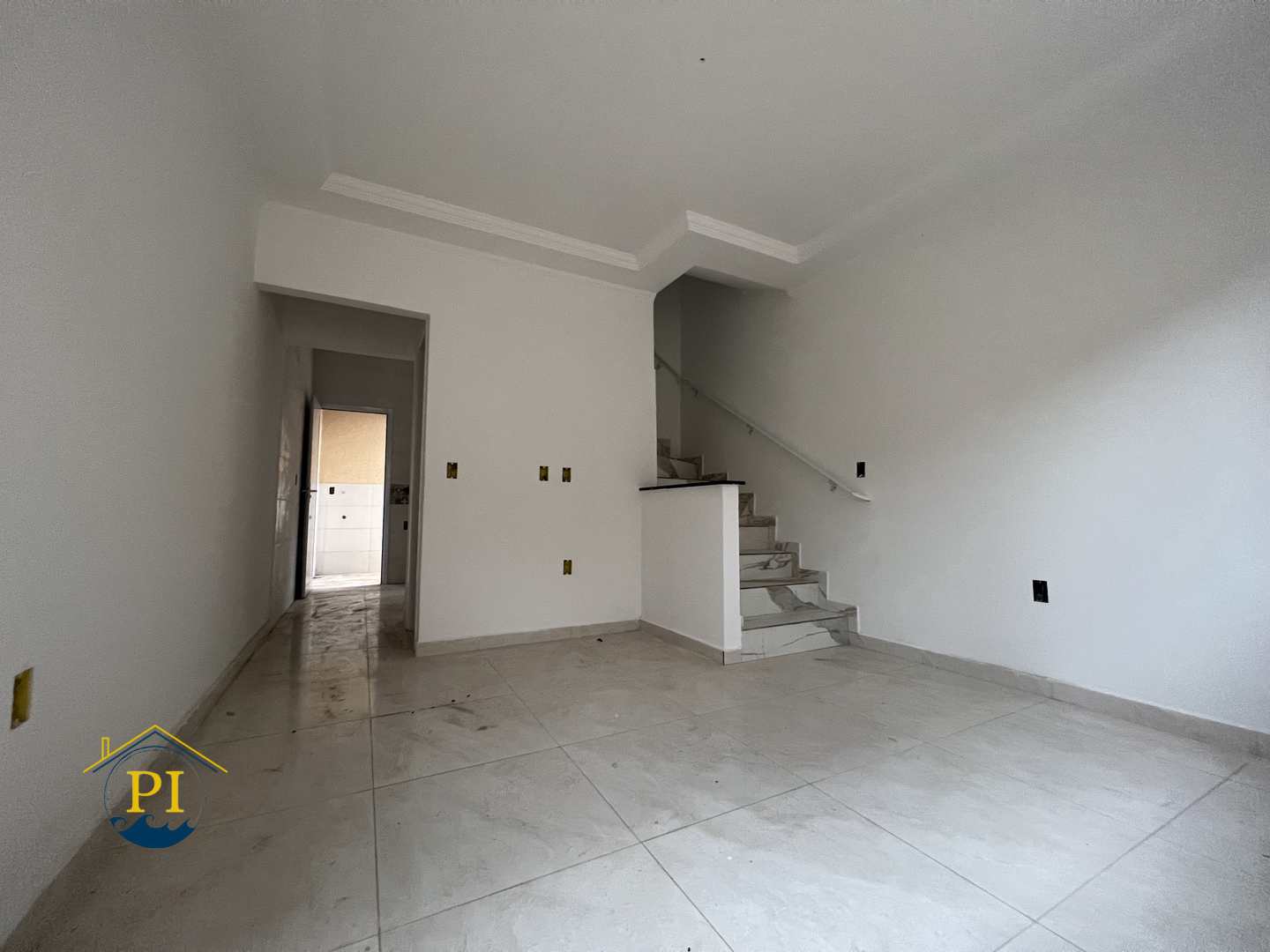 Casa à venda com 2 quartos, 68m² - Foto 2