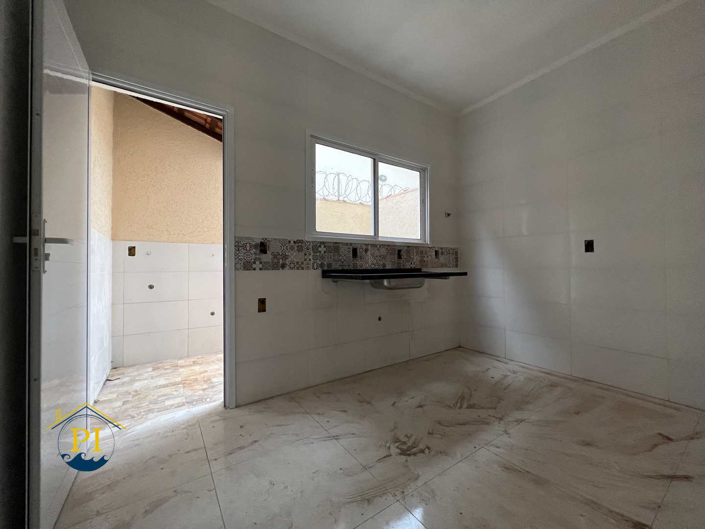 Casa à venda com 2 quartos, 68m² - Foto 6