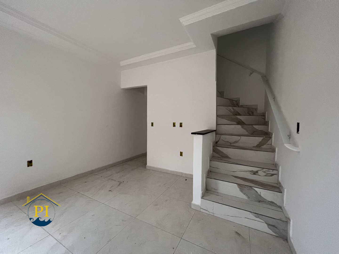 Casa à venda com 2 quartos, 68m² - Foto 4