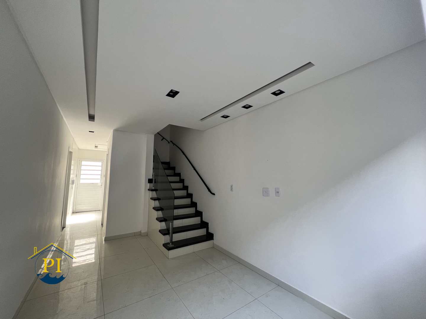 Sobrado à venda com 2 quartos, 53m² - Foto 1