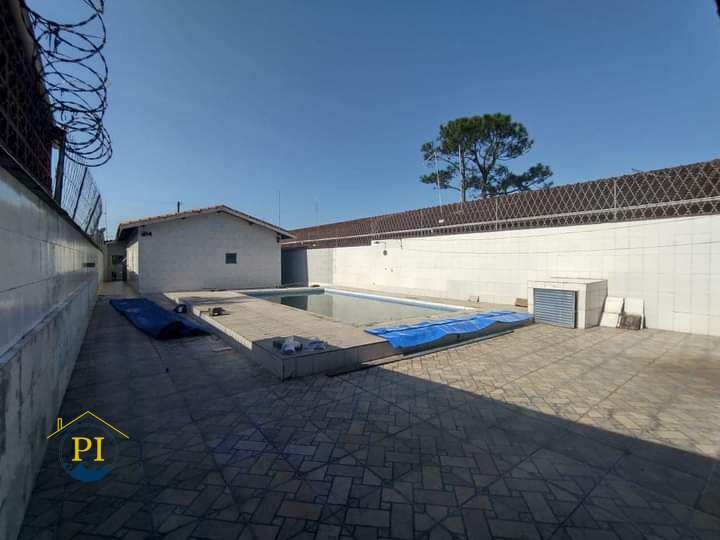 Casa à venda com 3 quartos, 500m² - Foto 1