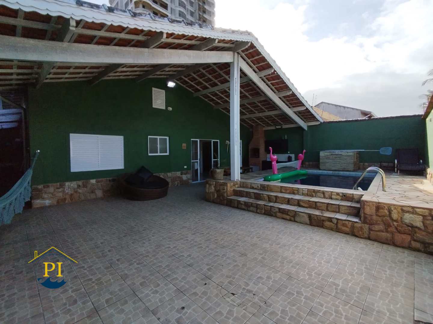 Casa à venda com 3 quartos, 192m² - Foto 2