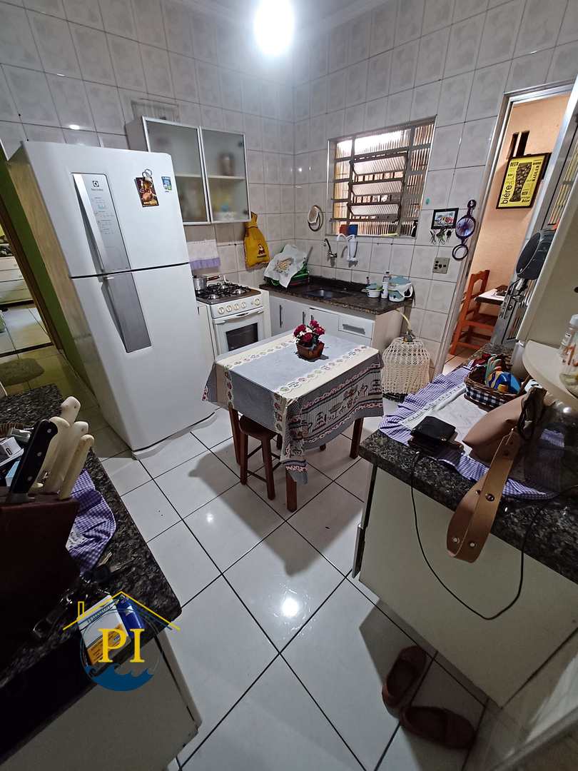 Casa à venda com 2 quartos, 125m² - Foto 4