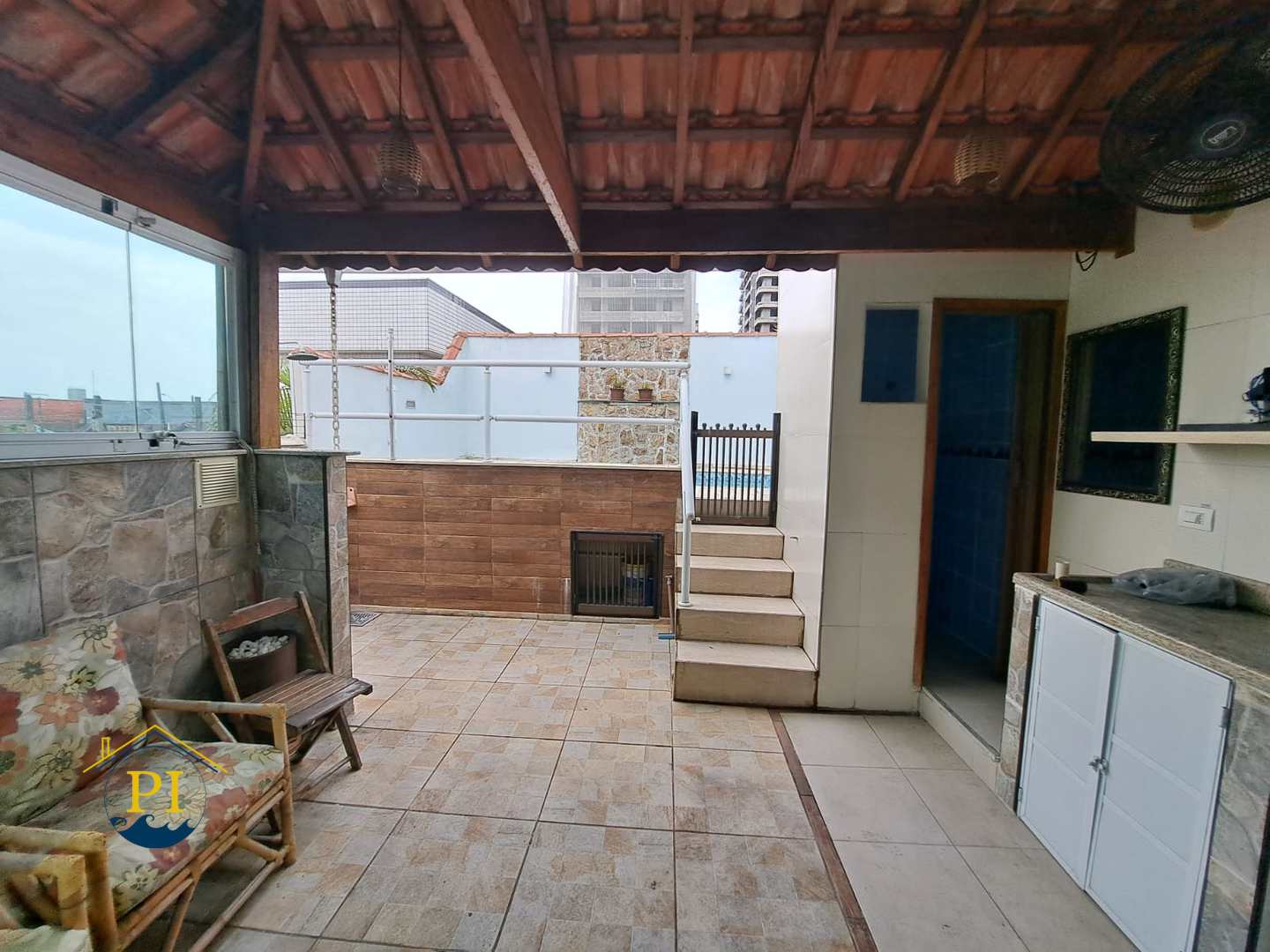 Casa à venda com 3 quartos, 177m² - Foto 2