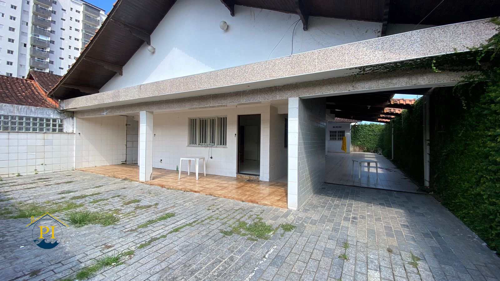 Casa à venda com 3 quartos, 100m² - Foto 1