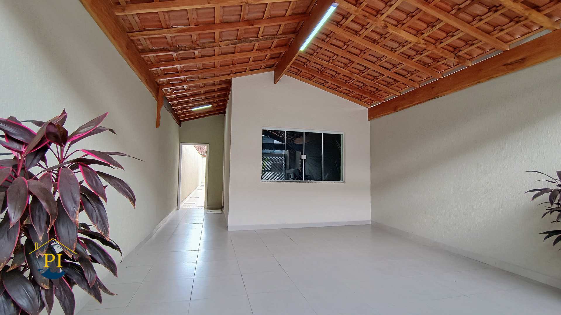 Casa à venda com 2 quartos, 75m² - Foto 1