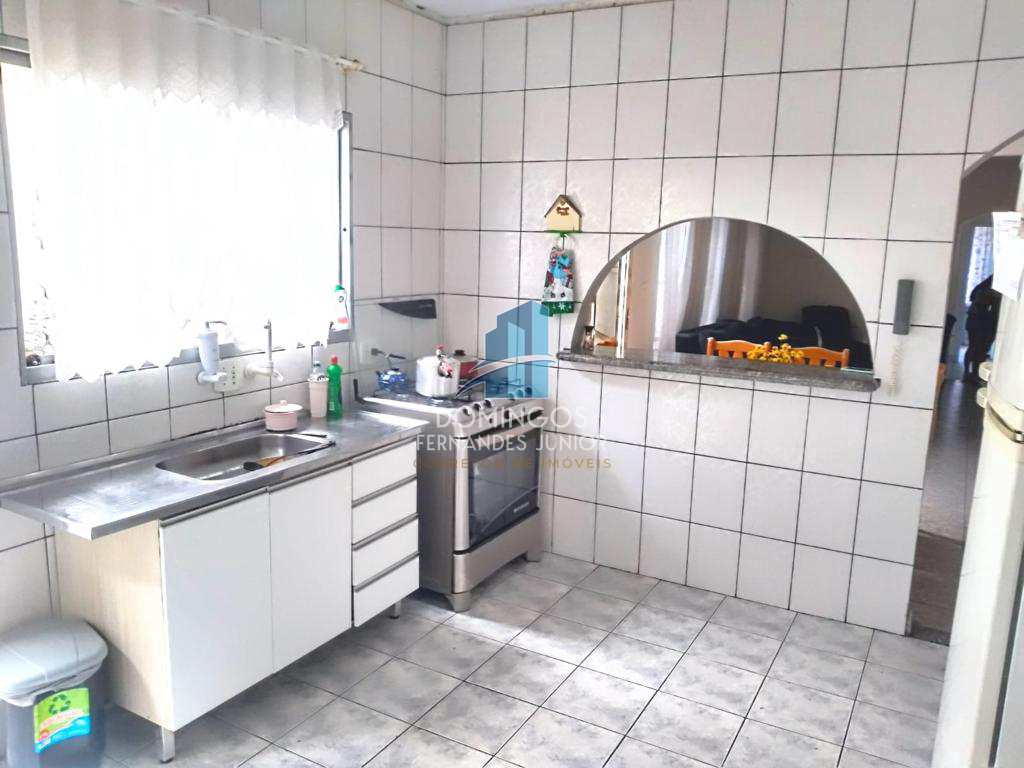 Casa à venda com 3 quartos, 160m² - Foto 3