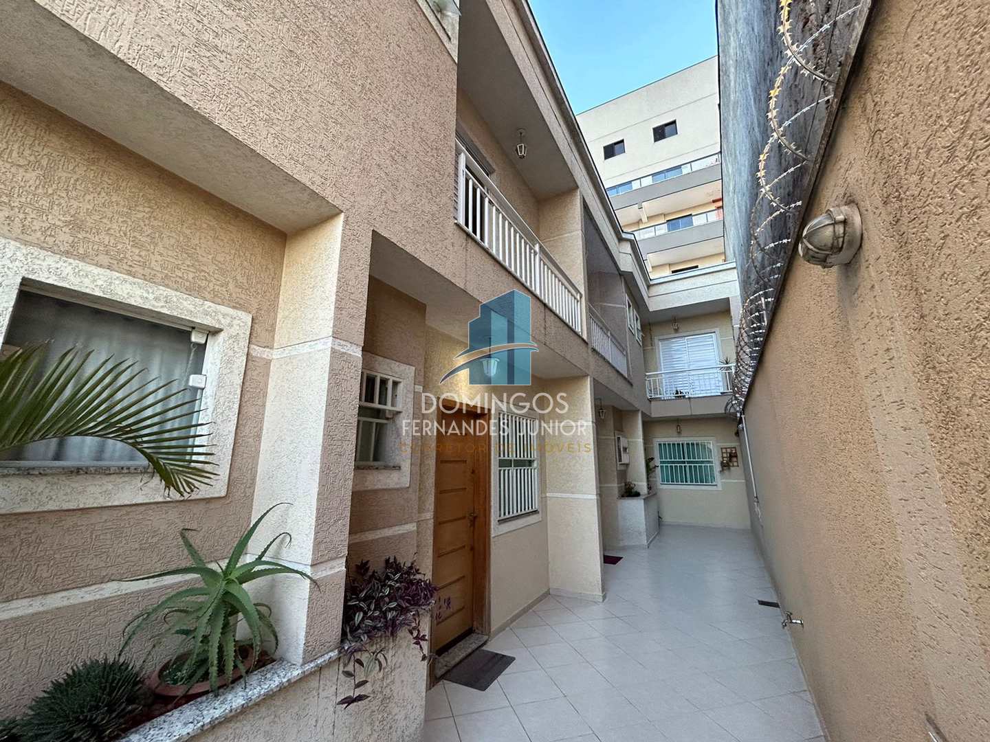 Sobrado à venda com 2 quartos, 60m² - Foto 1