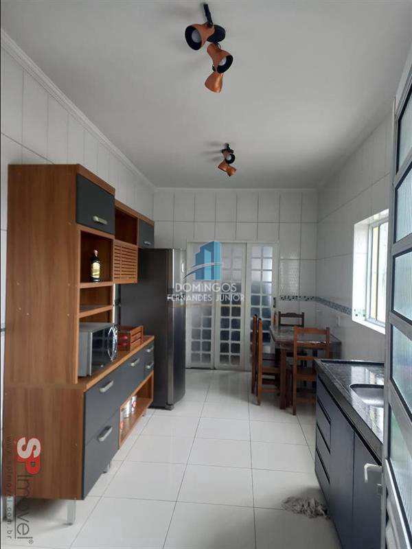 Casa à venda com 3 quartos, 180m² - Foto 4