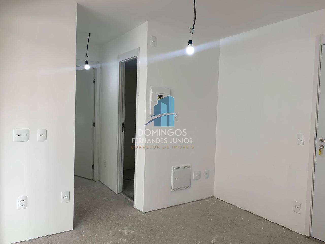 Apartamento à venda com 2 quartos, 42m² - Foto 2