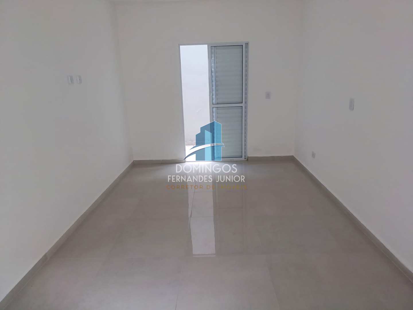 Apartamento à venda com 2 quartos, 75m² - Foto 4