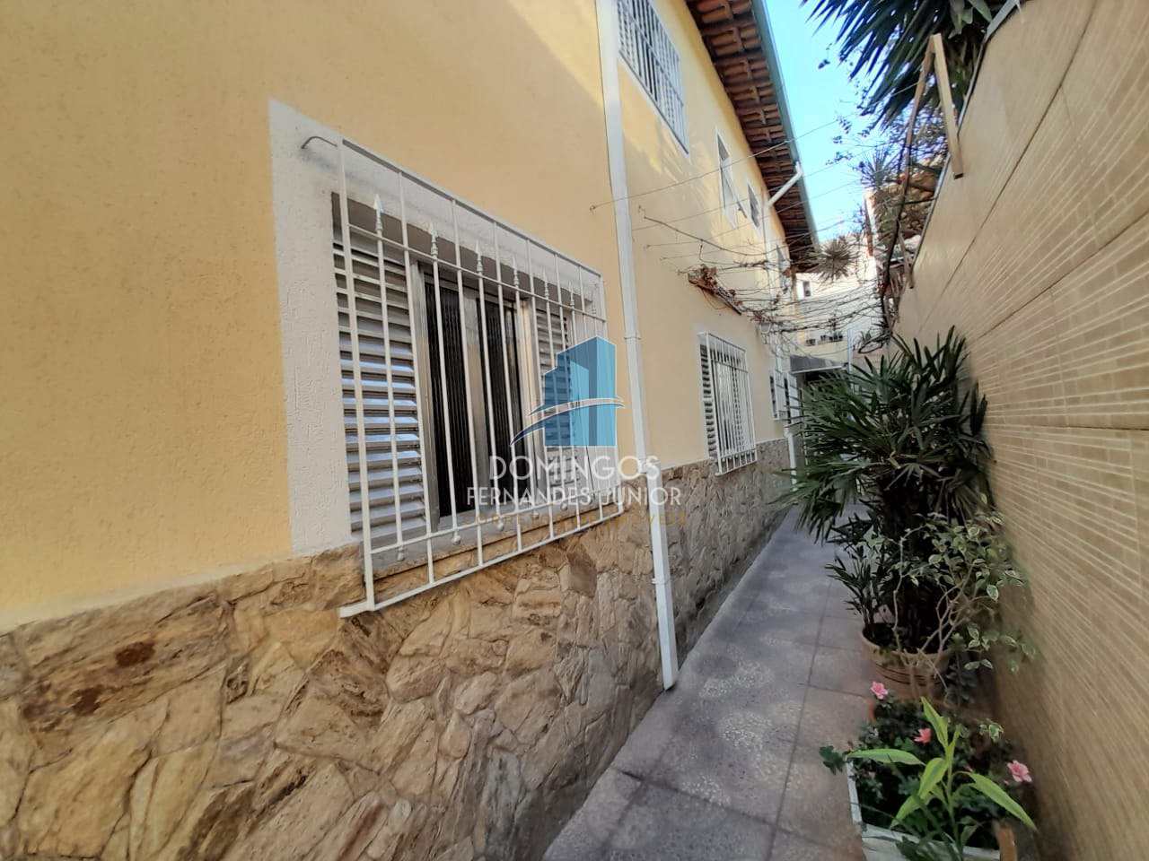 Sobrado à venda com 3 quartos, 186m² - Foto 2