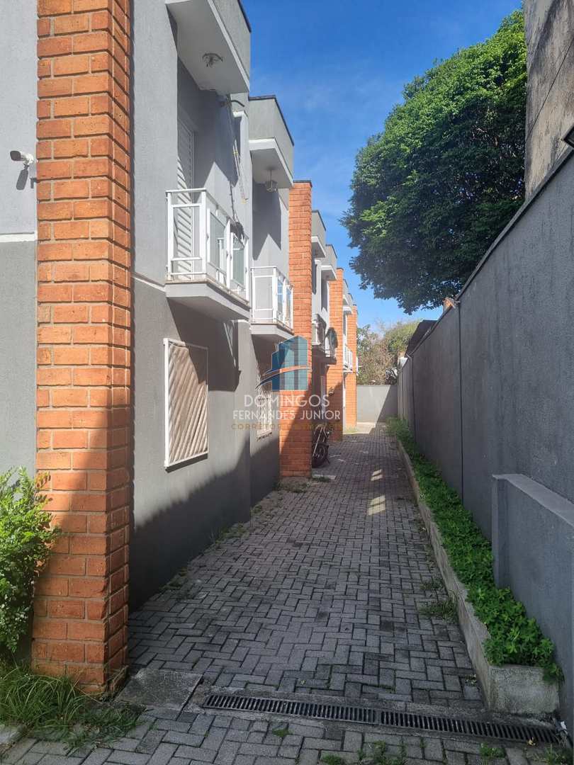 Sobrado à venda com 2 quartos, 70m² - Foto 1