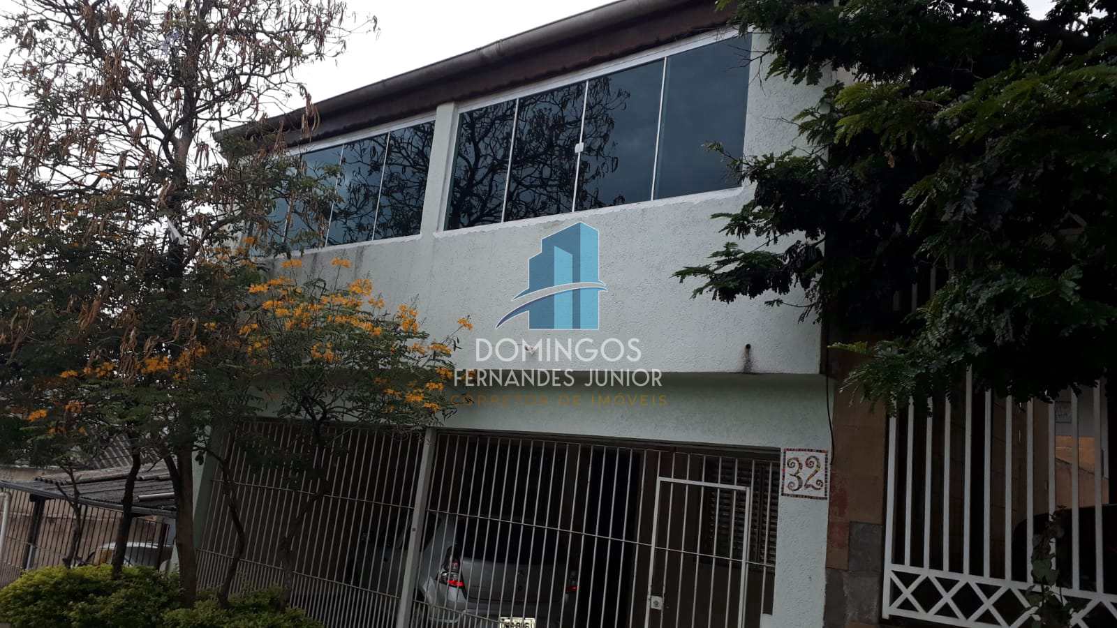 Sobrado à venda com 3 quartos, 200m² - Foto 1