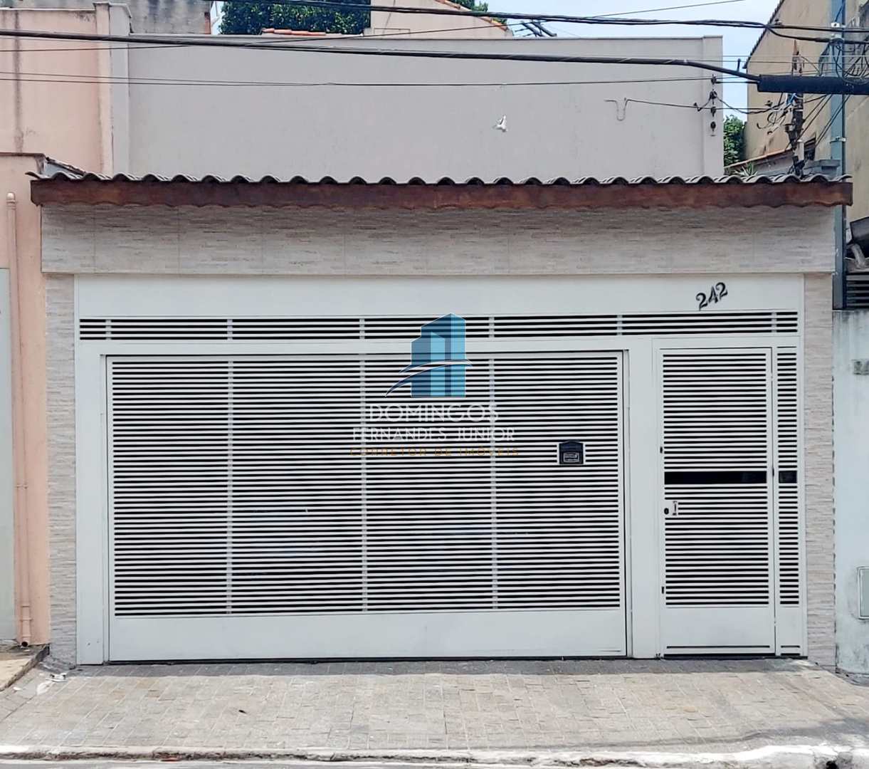 Casa à venda com 3 quartos, 150m² - Foto 1