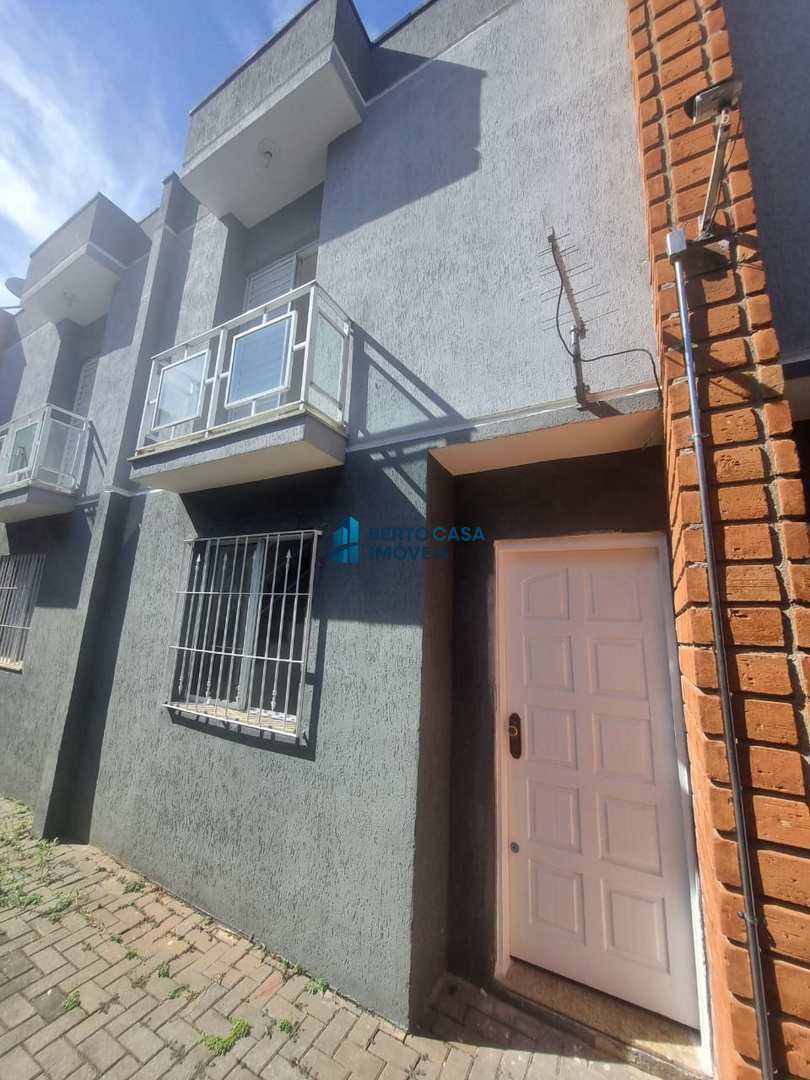 Sobrado a venda em Itaquera com 2 quartos 1 vaga de garagem