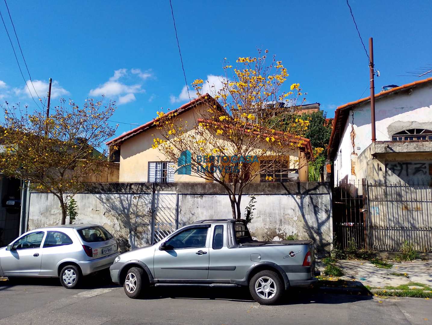 Casa à venda com 2 quartos, 86m² - Foto 1