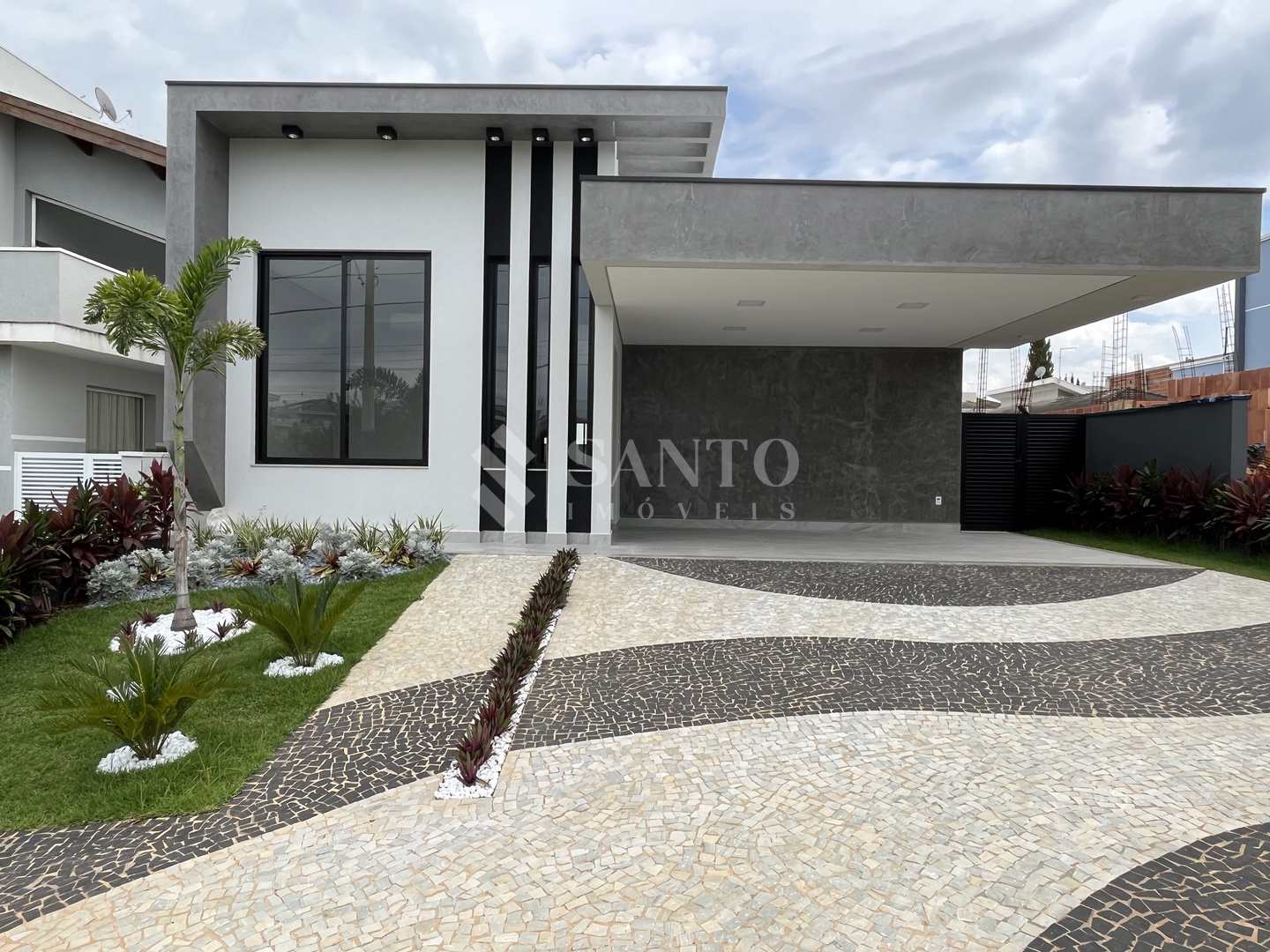 Casa de Condomínio à venda com 3 quartos, 205m² - Foto 1