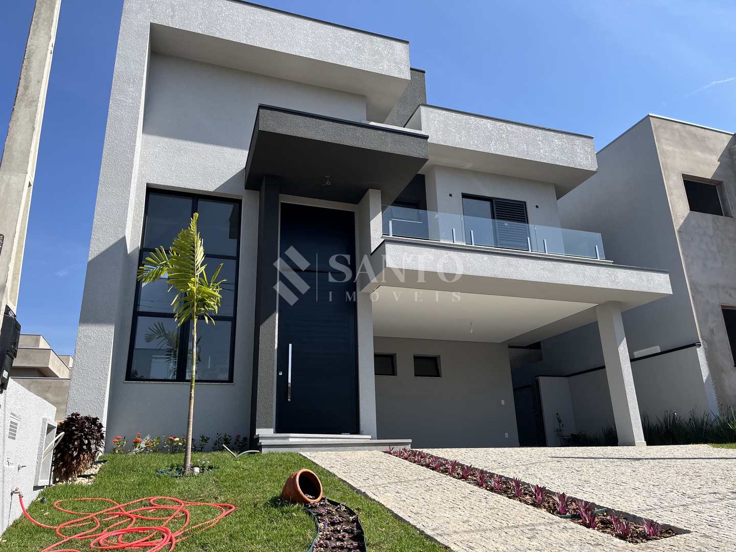 Casa de Condomínio à venda com 4 quartos, 303m² - Foto 2