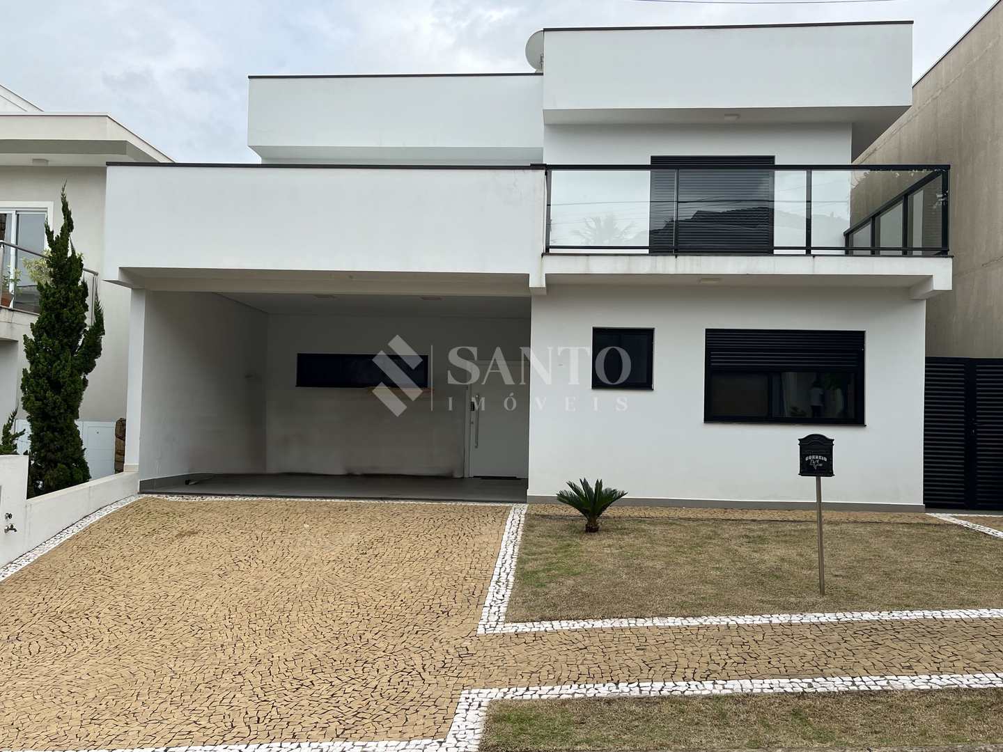 Casa de Condomínio à venda e aluguel com 4 quartos, 350m² - Foto 1