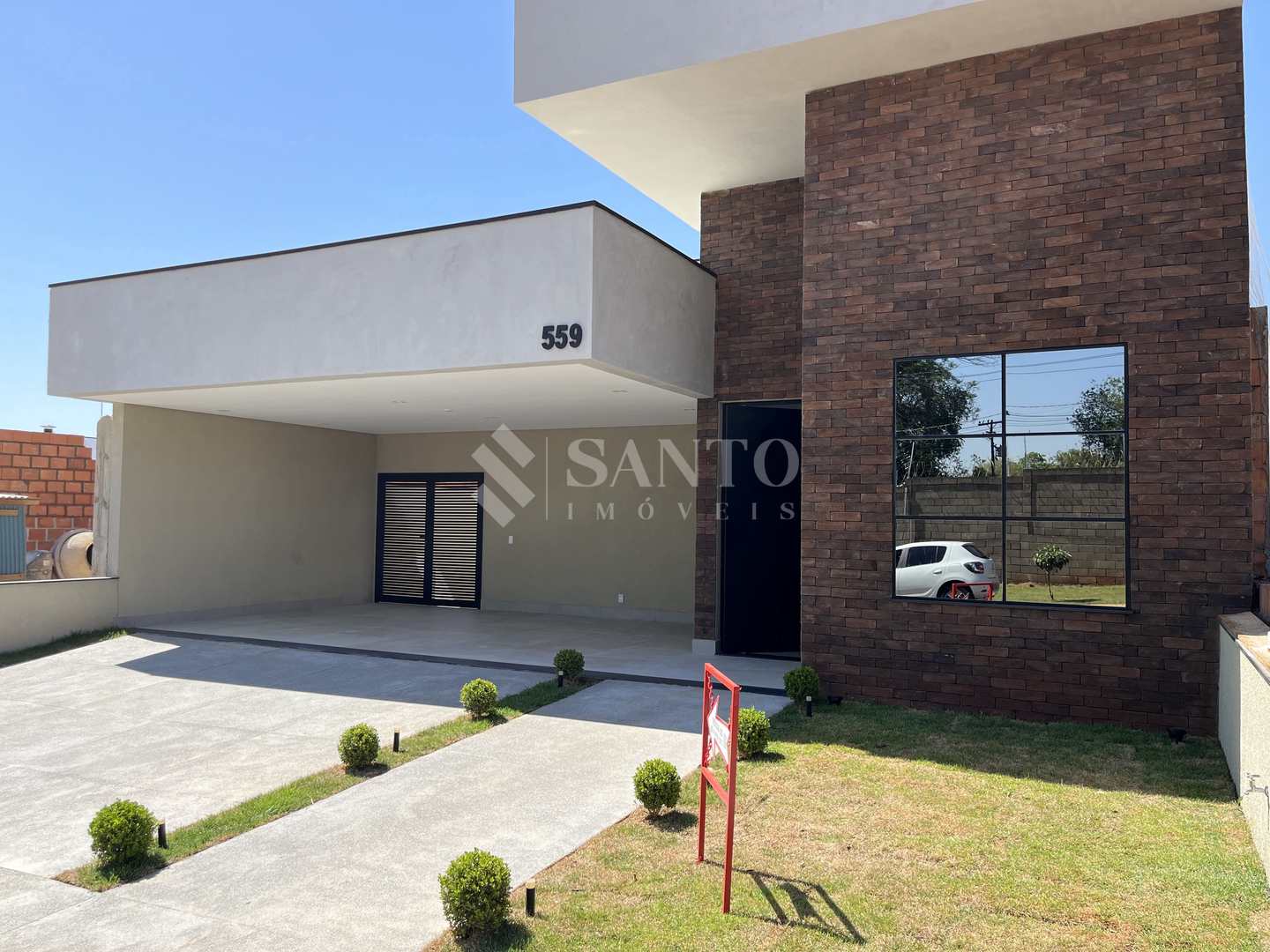 Casa de Condomínio à venda com 3 quartos, 219m² - Foto 2