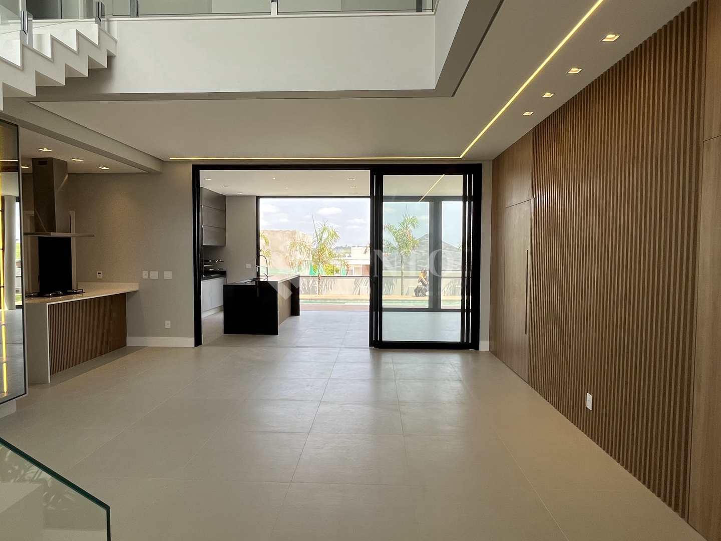 Casa de Condomínio à venda com 4 quartos, 378m² - Foto 7