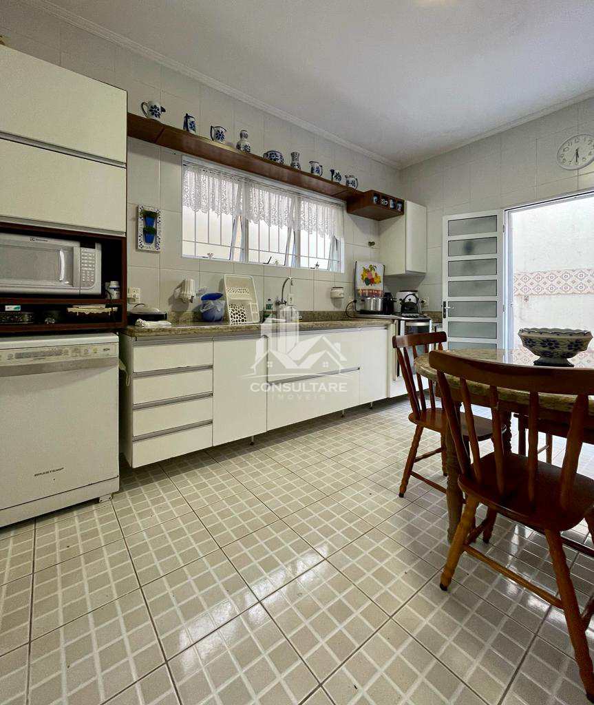 Casa à venda com 3 quartos, 172m² - Foto 14