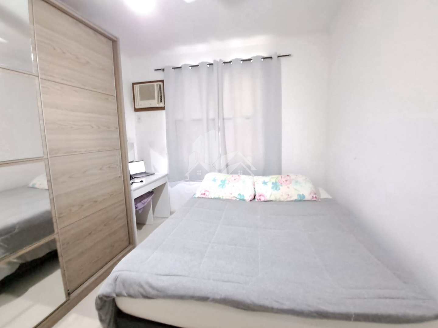 Apartamento à venda com 2 quartos, 70m² - Foto 4