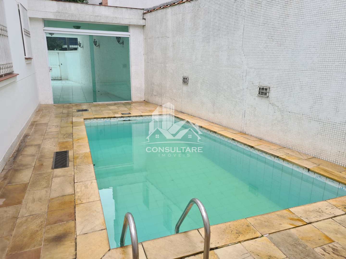 Casa à venda com 4 quartos, 285m² - Foto 1