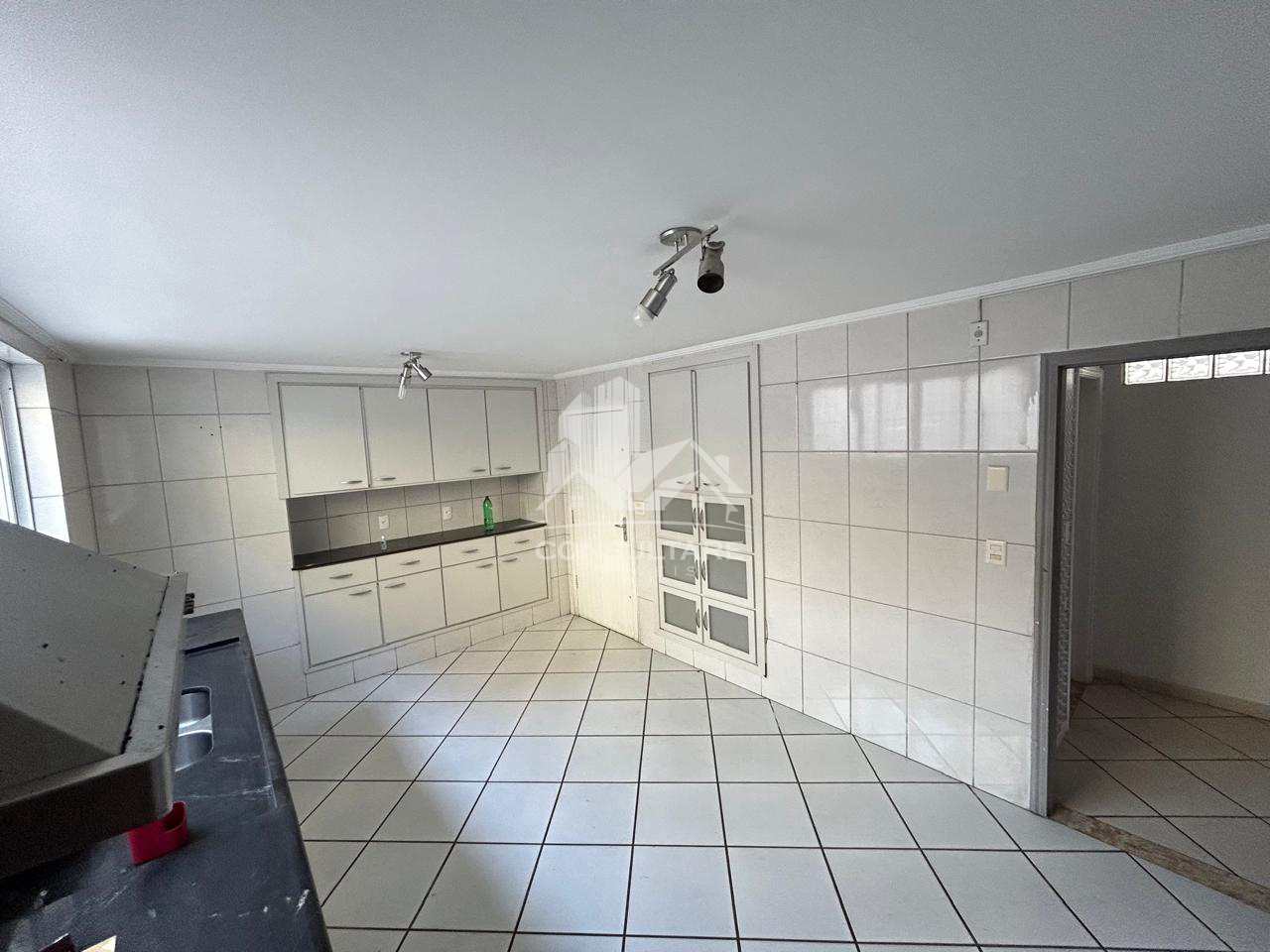 Casa para alugar com 5 quartos, 220m² - Foto 22