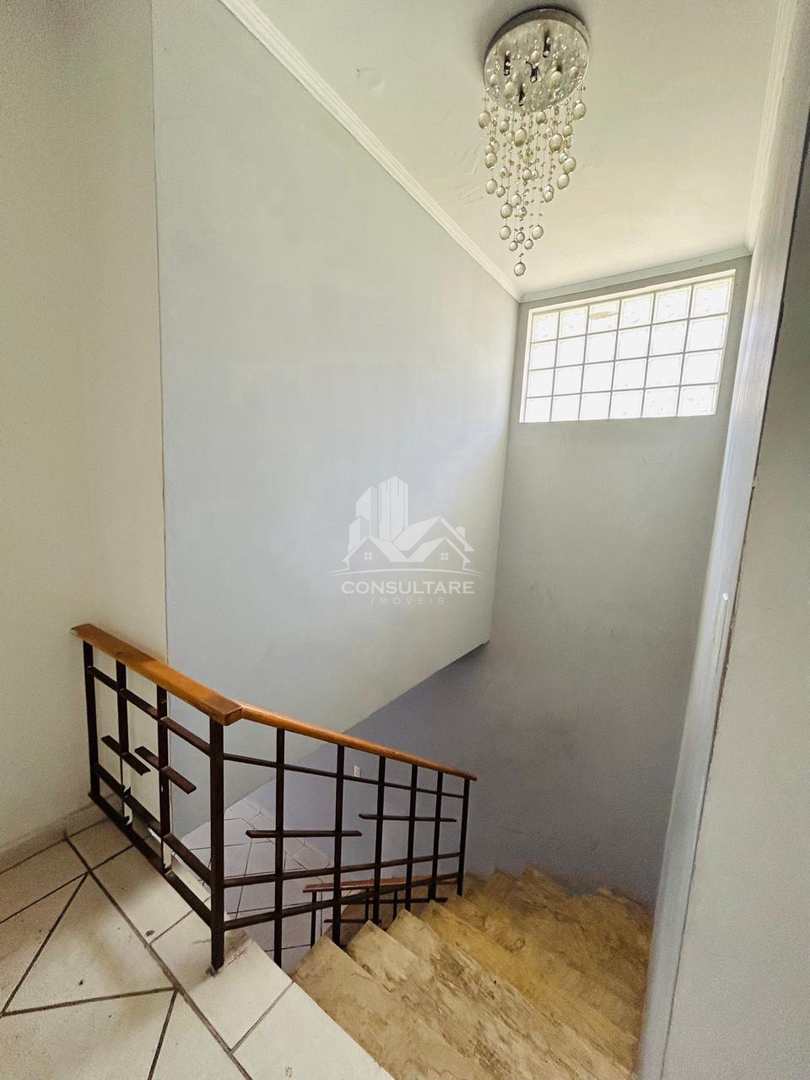 Casa para alugar com 5 quartos, 220m² - Foto 31