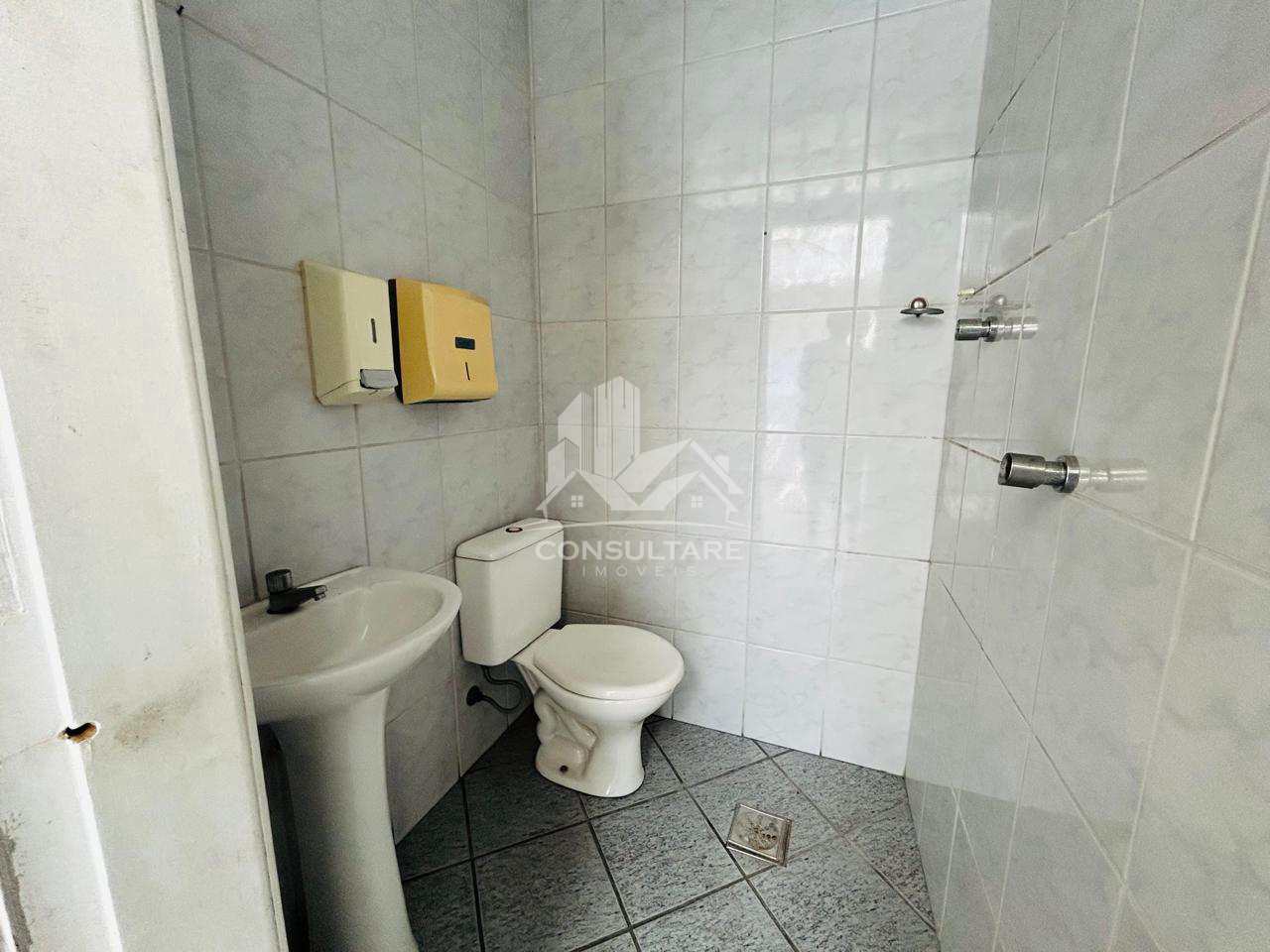 Casa para alugar com 5 quartos, 220m² - Foto 14