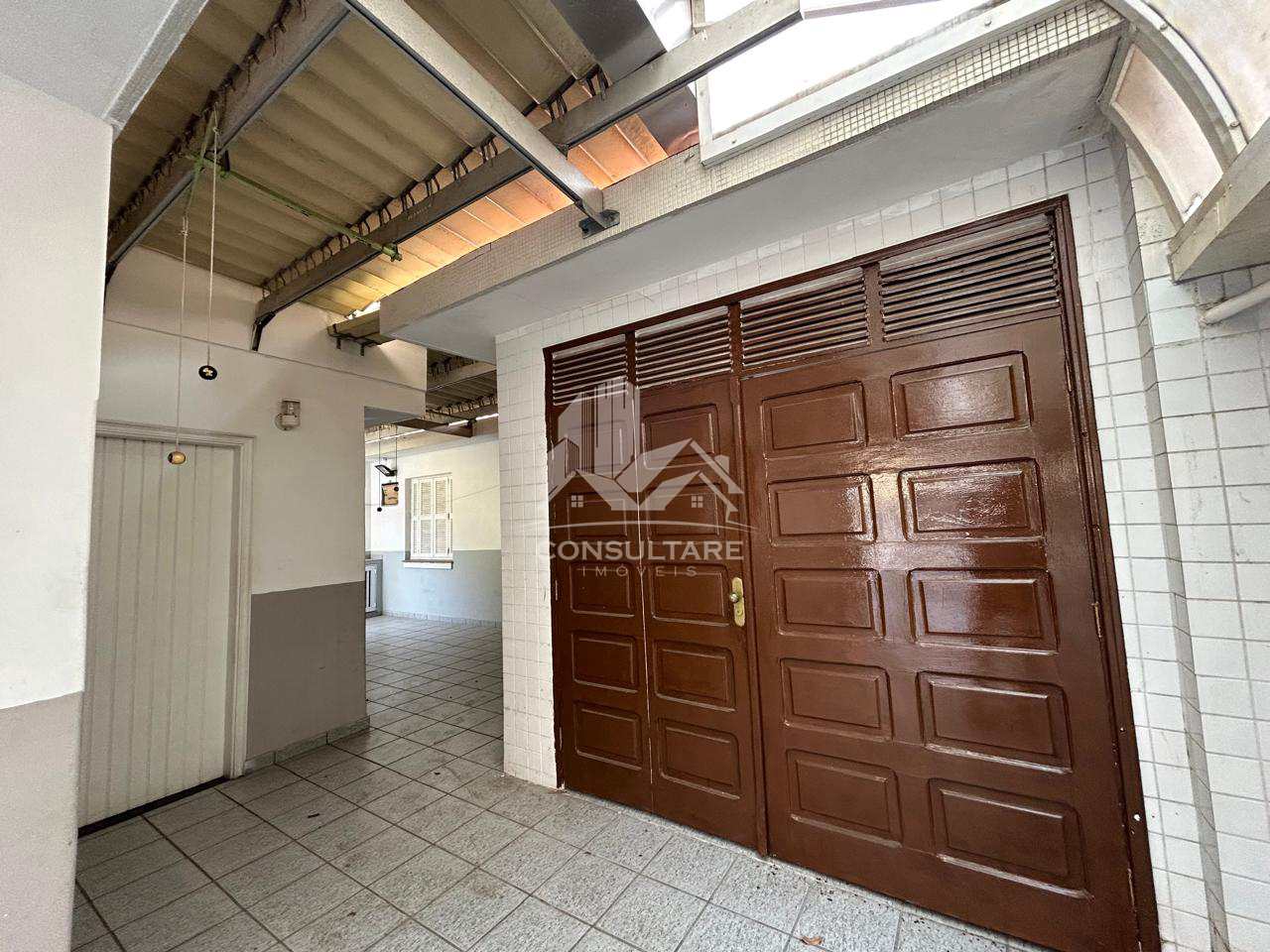 Casa para alugar com 5 quartos, 220m² - Foto 8