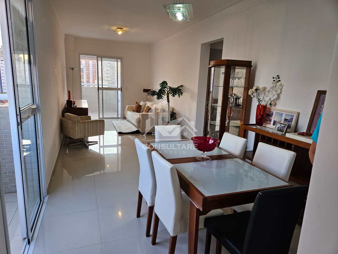 Apartamento à venda com 3 quartos, 132m² - Foto 1