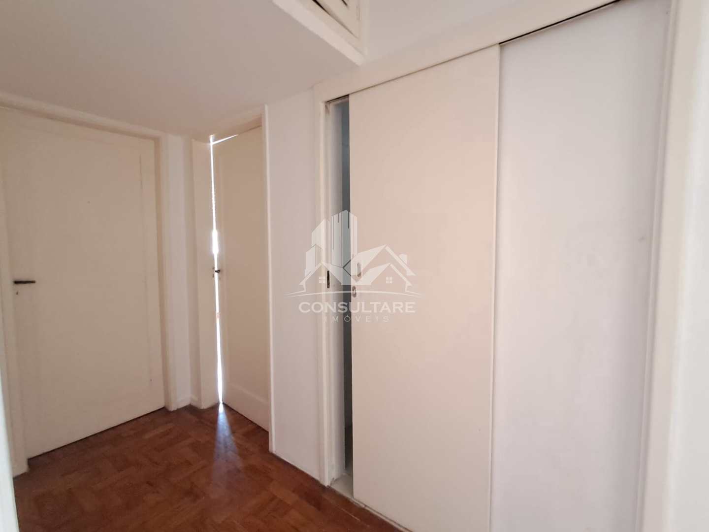 Apartamento à venda com 3 quartos, 150m² - Foto 4