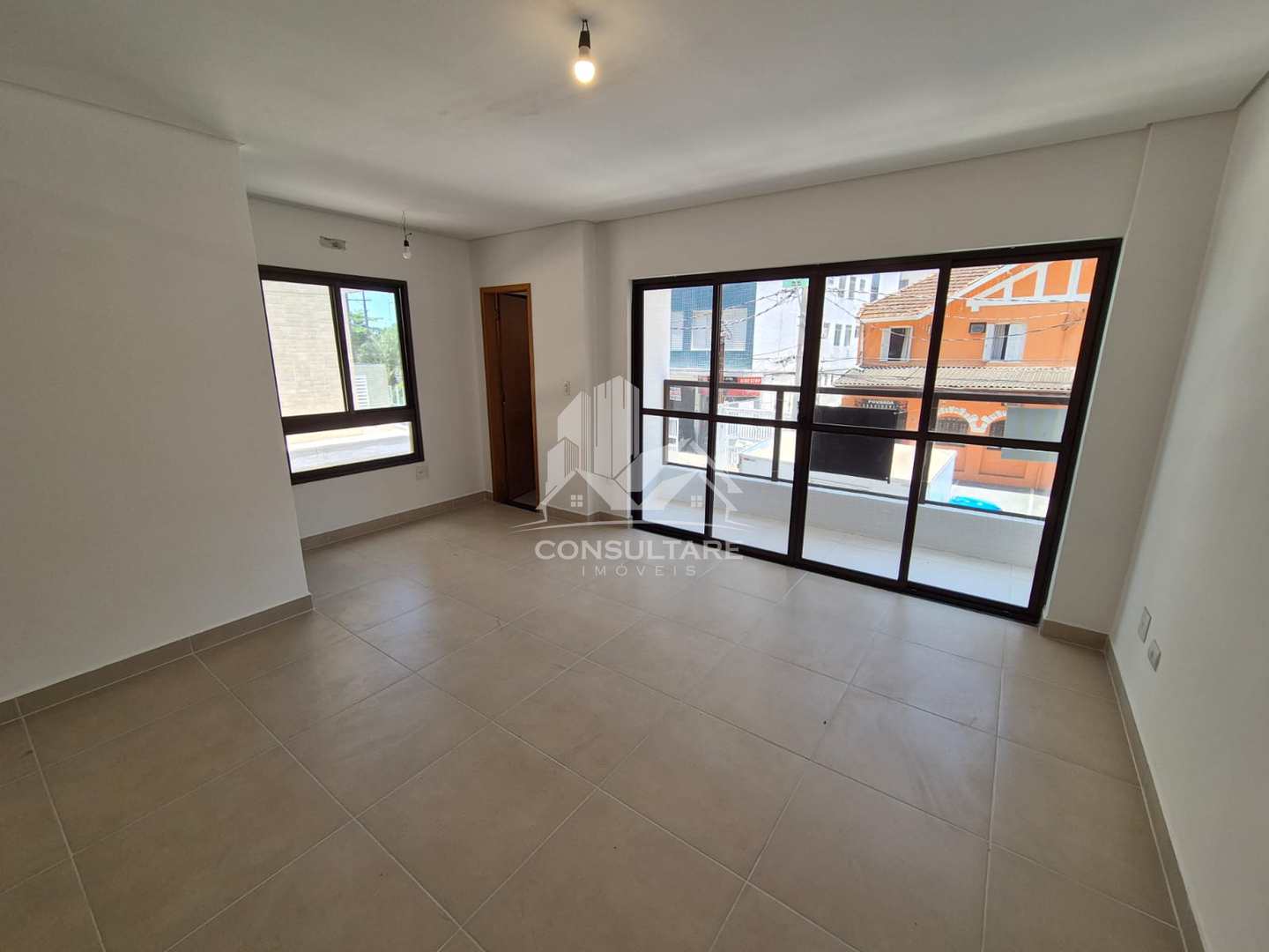 Casa à venda com 3 quartos, 166m² - Foto 1