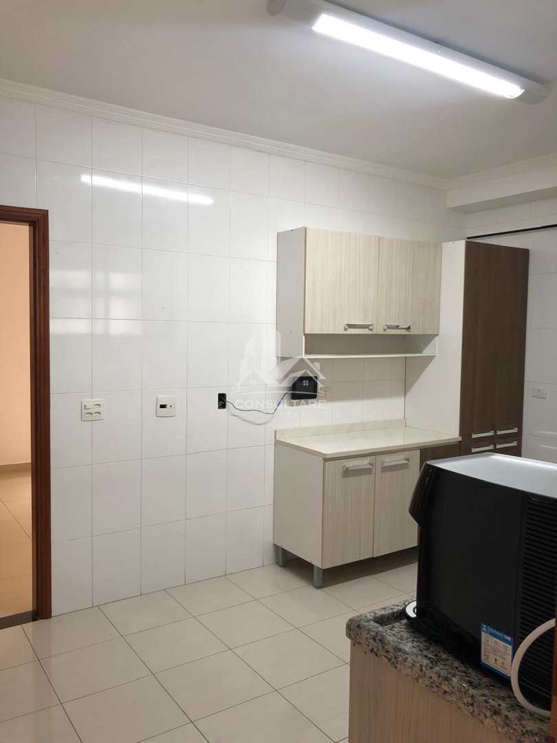 Apartamento para alugar com 3 quartos, 125m² - Foto 16