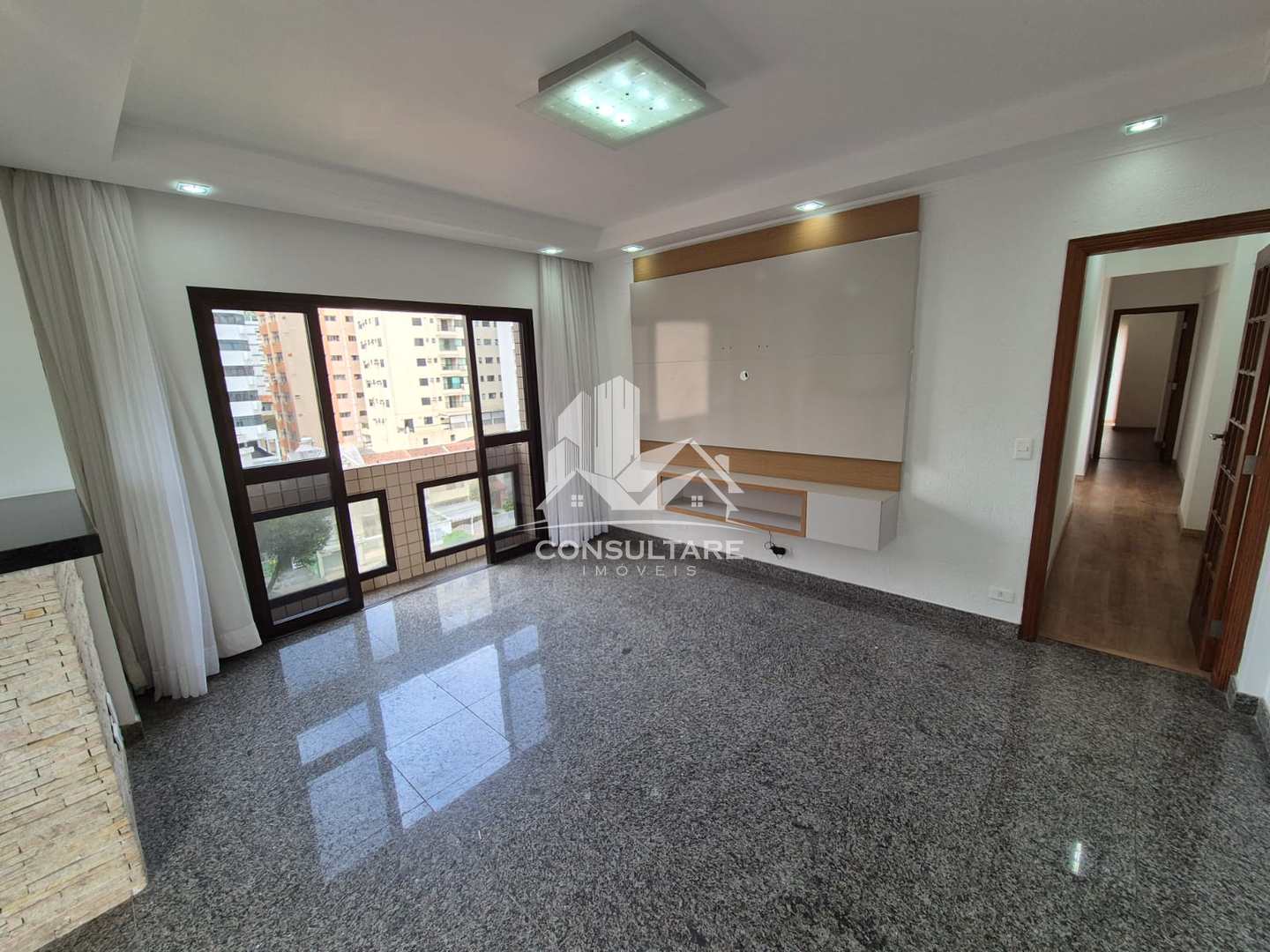 Apartamento para alugar com 3 quartos, 136m² - Foto 1