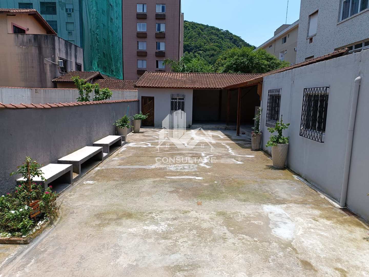 Casa para alugar com 3 quartos, 400m² - Foto 2