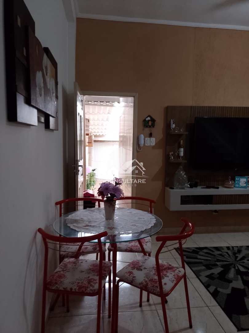 Casa à venda com 3 quartos, 200m² - Foto 2