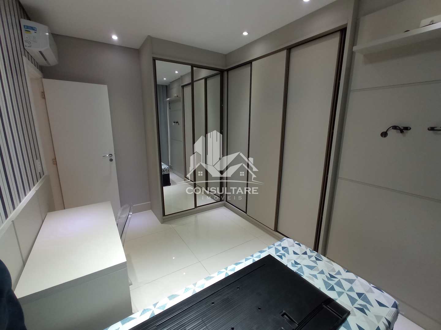 Apartamento para alugar com 2 quartos, 106m² - Foto 12